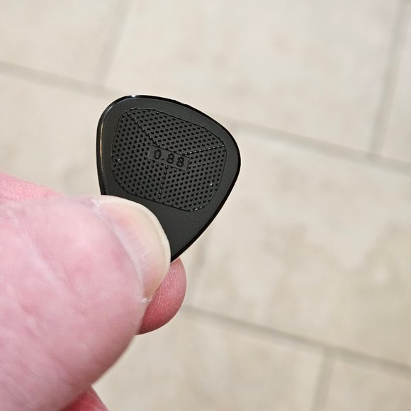 10 Snarling Dogs Brain Guitar Picks (0.88mm), Black - Picture 4 of 6